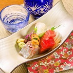 Shikishunsaikan - 料理を引き立てる目にも楽しい器