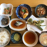 食 108 - 小鉢6品定食 650円