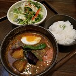 おおげつ - チキン野菜カレーミディアムセット 1080円