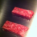 鉄－ＫＵＲＯＧＡＮＥ - 近江牛のステーキを鉄板で・・・