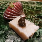 鮨西光 - 鰊とたこボッチのキャビア乗せ