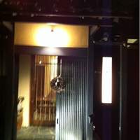 鰻割烹まえはら - 丸太町の裏筋、隠れ家的趣です。
                
