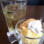 三日月カフェ - ビュッフェランチセット(1200円)　シフォンケーキ&りんごジュース