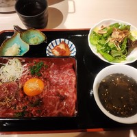 牛刺しと焼肉 仔虎 クリスロード店 - 