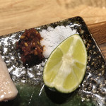 中華蕎麦 とみ田 - 塩にスダチ、辛味