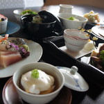 日本料理 竹茂 - 料理写真:季節の素材を使った京懐石