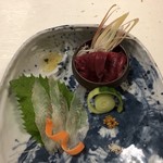 鰻はし本 - うな刺しとモウカザメ