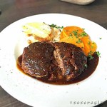 Bistro des Chenapans - ハンバーグ