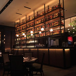 ロウリーズ・ザ・プライムリブ - 店舗内観