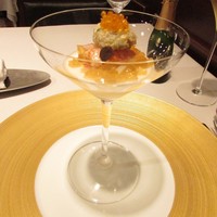 Recette - アミューズ～仏ロワール産のホワイトアスパラガス 北海道産の毛ガニ フレンチキャビア(鱒の子) 甲殻類のコンソメのジュレ