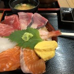 魚稚 - 海鮮丼 980円
