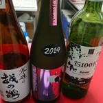 トチオノバル - 1ドリンクは、日本酒2種類、梅酒1種類、白ワイン1種類から1種類