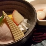Miyama Dainingu Aze - デザート　あまおうアイス。お腹いっぱいでもおいしくてぺろっと食べられます。　(深山山荘　みやまダイニング畔　R元年5月)