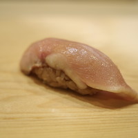 鮨 しゅん輔 阿佐ヶ谷 - 藁で燻した金目鯛