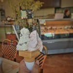 ビッグママ - ラムレーズンとイチゴのダブルで450円