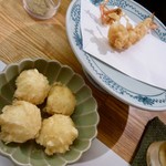 天ぷら新宿つな八 - 手前はトリュフ風味のコロッケ（だったと思います）