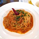 イタリア料理＆バール たんと - ニンニクたっぷりのトマトパスタ
