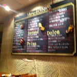トラットリア ディペッシェ パッパーレ イタリア - 壁にある大きなメニュー表