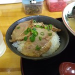 ラーメン さくら - ミニミニチャーシュー丼・200円(税込み)