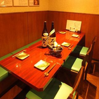 テーブル6名様×1
      仕事帰りの飲み会に。