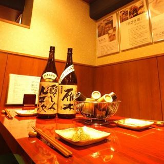 テーブル4名様×1
      おいしい地鶏とおいしい日本酒を