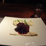 グランファミーユ・シェ松尾 - 北海道"蝦夷鹿"ロース肉のロースト　セロリのピューレと季節の野菜を添えて