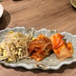 Yakiniku    okideli - 前菜のキムチ盛り合わせ
