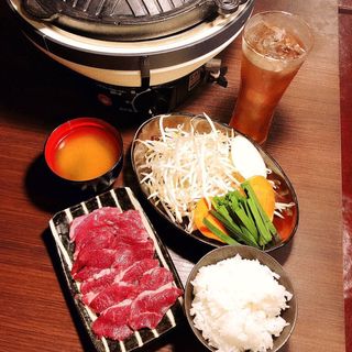 Enjoy lamb meat at a great price for lunch ♪ Set meals and sets are available ◎