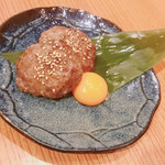 舌心 - 牛タンのつくね焼き 卵黄を添えて