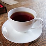 カフェ＆バル グローカル - セットの紅茶
