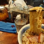 麺屋 悠 - 麺は細麺ストレート