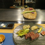健康研究所 BENK 鉄板ダイニング - メインの肉（熟成肉）