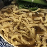 麺処ほん田 - 手揉みでちぢれた麺