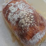 ホームメイド メルシー - クミン&チーズのチャバタ