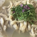 The Noodles & Saloon Kiriya - 浅利のかけ潮soba  薬味
      穂紫蘇