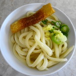 手打うどん たむら - かけうどん：ちくわ