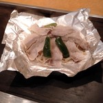 Nan Iwa No Okono Miyaki Jiro - 豚カルビホイル蒸し。あっさりぽん酢でいくらでもいけちゃいますよ❗