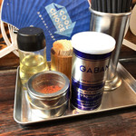 ラーメン ヤスオ - 卓上調味料