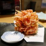 新宿御苑 天ぷら串 山本家 - 紅生姜と桜えびのかき揚げ（ハーフ）必食メニュー！