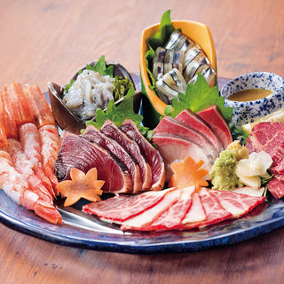 Assortment of 7 luxurious sashimi from Kojigura