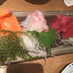 Uokan - サーモン、海ぶどう、真鯛、鮪刺し