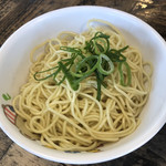 博多ラーメン 膳 - 替玉、ちゃんとネギ乗ってます。