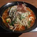 鉄板ダイニングZill - ユッケジャンラーメン(小ライス付き) 800円
