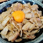 Nomikui Dokoro Fuji - すた丼。豚肉を湯通ししてから炒めてるのでさっぱりしてます。