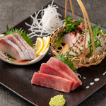 Assortment of 3 pieces of sashimi