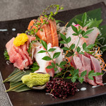 Assortment of 5 pieces of sashimi