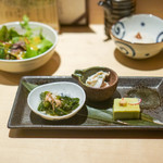 神楽坂 鳥幸 - グリンピースのお豆腐 日向夏と鶏胸肉のマリネ つるむらさきのお浸し、サラダ