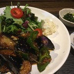 炙り酒肴くまのや - 麻婆茄子のアップ