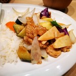 Sushi Chuugokuryouri Fukurokuju - 道産ポークと彩り野菜の唐辛子炒め