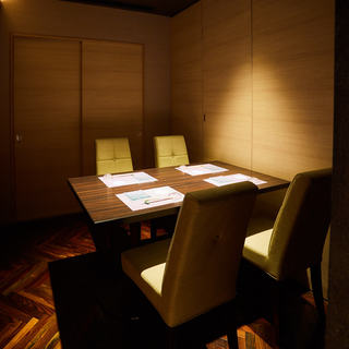 デート・記念日・接待等、多様なシーンに対応致します。※個室代金1組様5千円